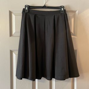 Black Boxy Pleated Skirt